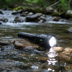 Led Torch High Lumens Fast Charging Flashlight / Torch with Far & Near Zoom (1 Pc)