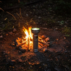 Nostalgic Flashlight,Flashlight Outdoor, Portable Nostalgic Simple Iron Outdoor Old-Fashioned Flashlight